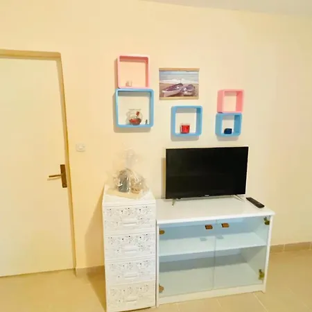 Colorful And Happy - With Parking Apartman *