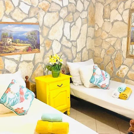 Apartman Colorful And Happy - With Parking Sukošan